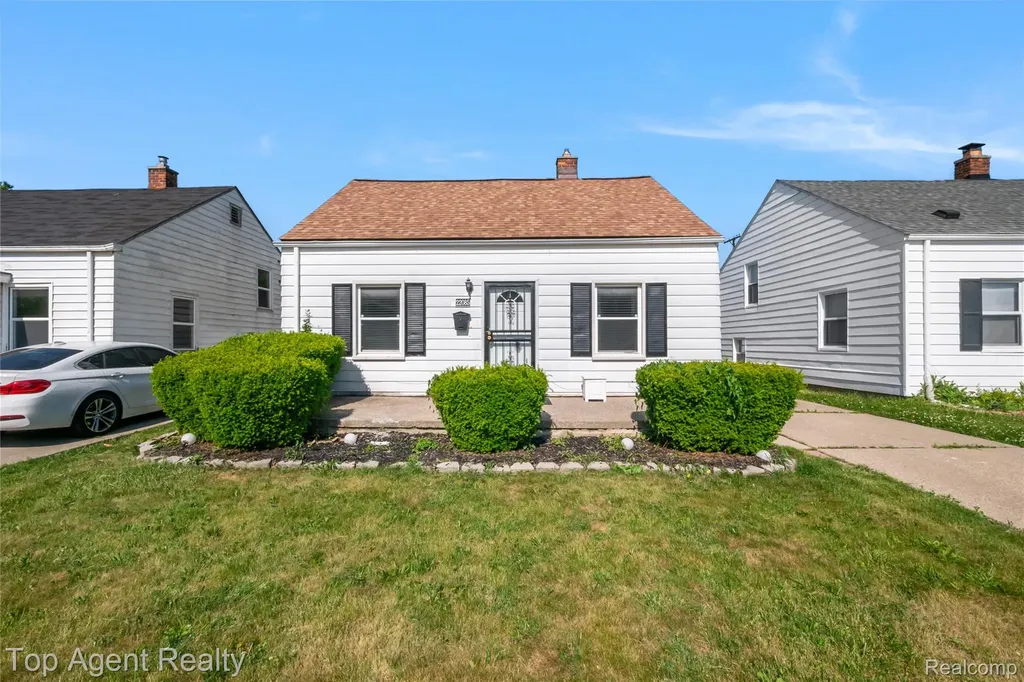 22085 Rausch Avenue Eastpointe City MI 48021