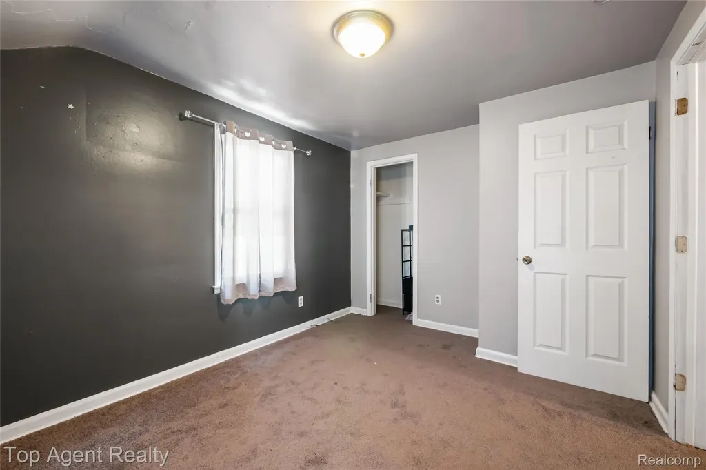 22085 Rausch Avenue Eastpointe City MI 48021