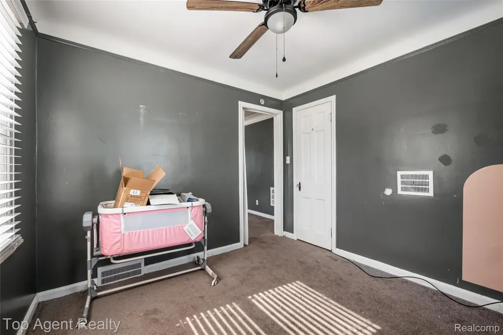 22085 Rausch Avenue Eastpointe City MI 48021