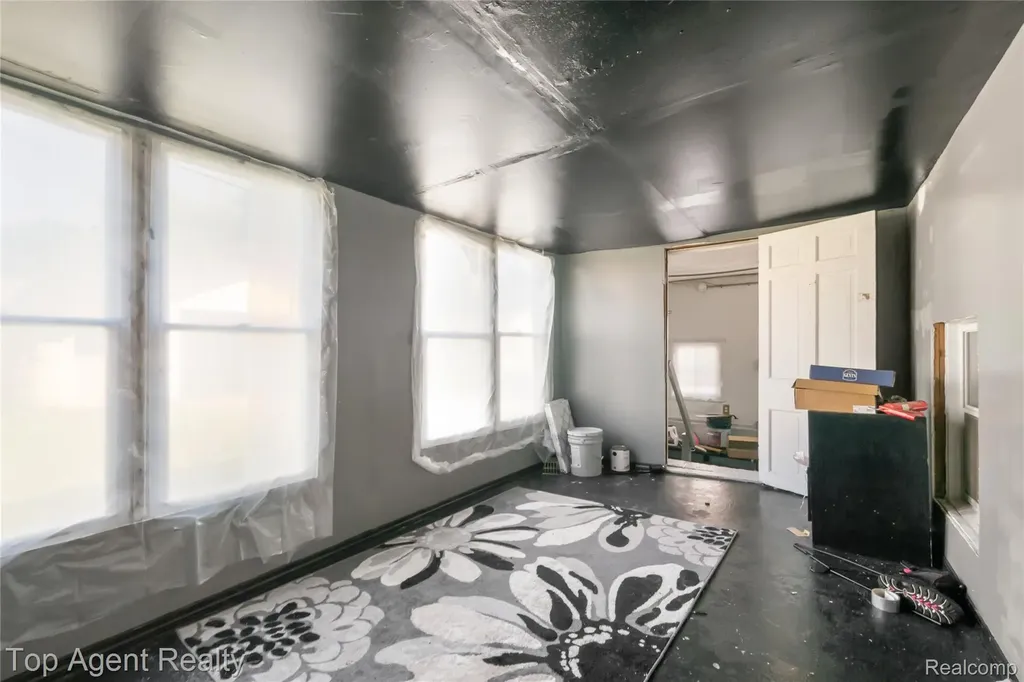 22085 Rausch Avenue Eastpointe City MI 48021