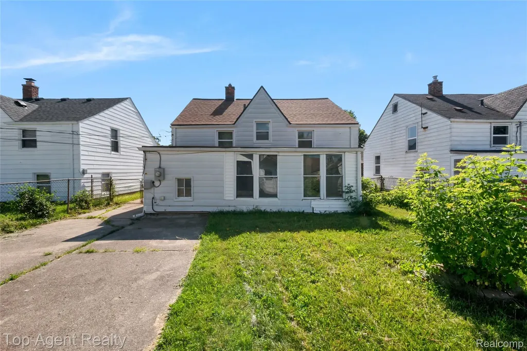 22085 Rausch Avenue Eastpointe City MI 48021