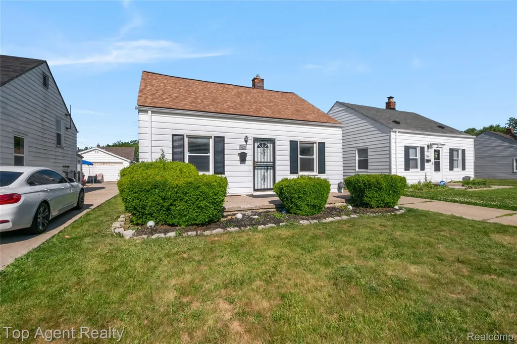22085 Rausch Avenue Eastpointe City MI 48021