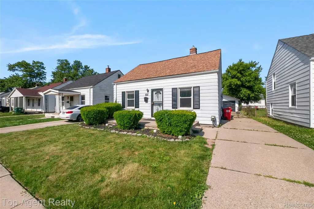 22085 Rausch Avenue Eastpointe City MI 48021