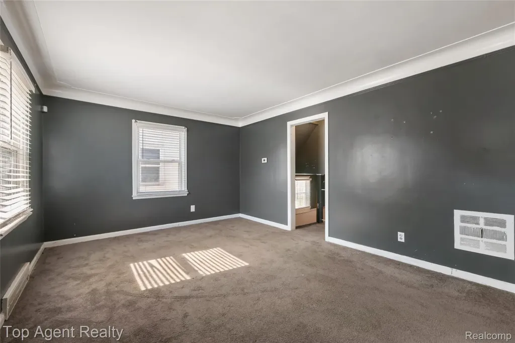 22085 Rausch Avenue Eastpointe City MI 48021