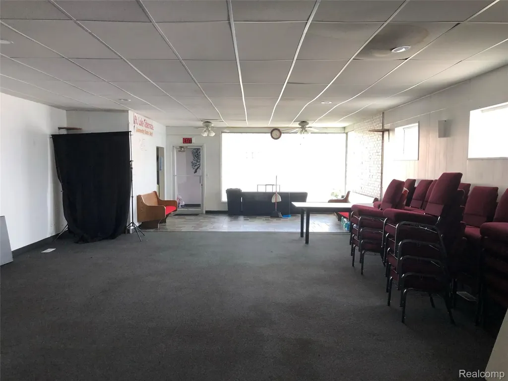 9559 Greenfield Road Detroit City MI 48227