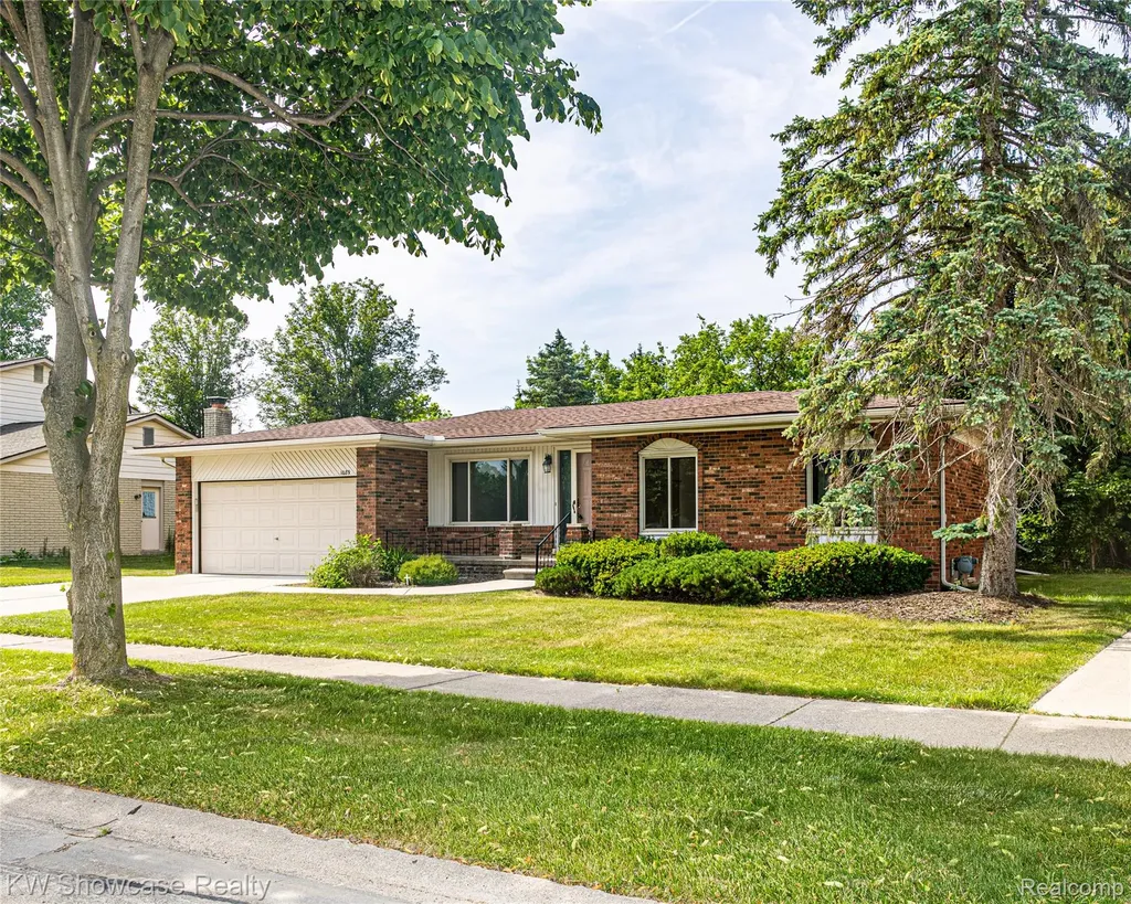 1089 Shallowdale Drive Troy City MI 48085