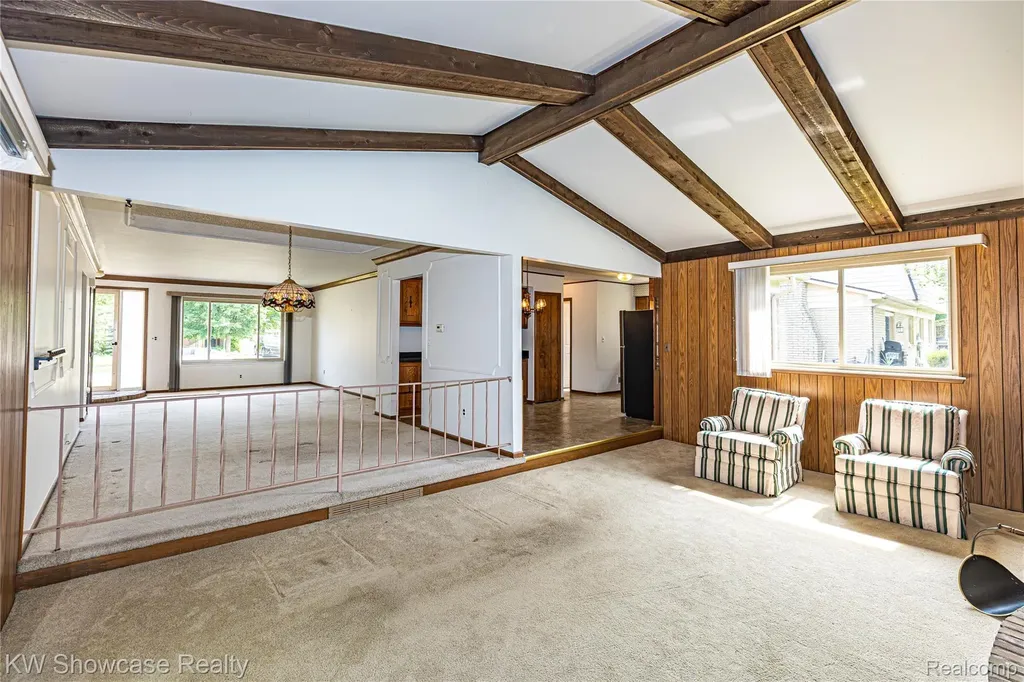 1089 Shallowdale Drive Troy City MI 48085