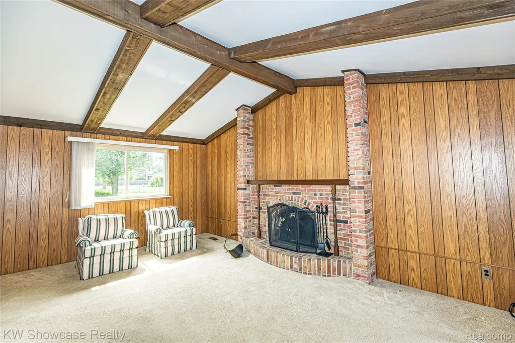 1089 Shallowdale Drive Troy City MI 48085