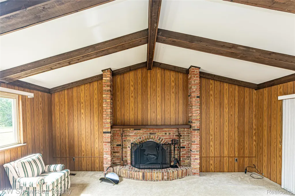 1089 Shallowdale Drive Troy City MI 48085