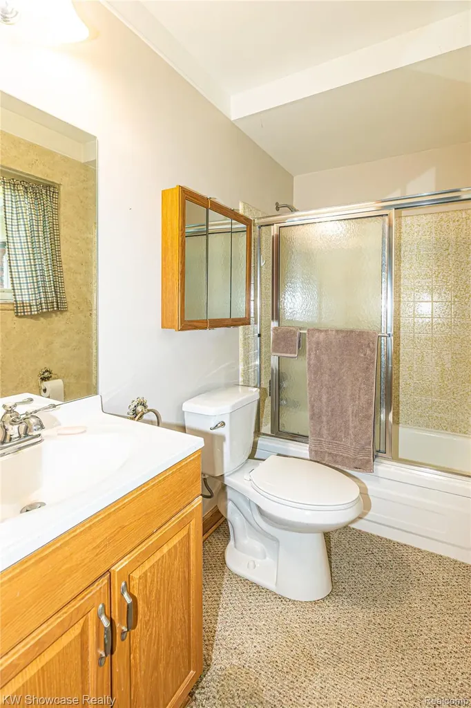 1089 Shallowdale Drive Troy City MI 48085
