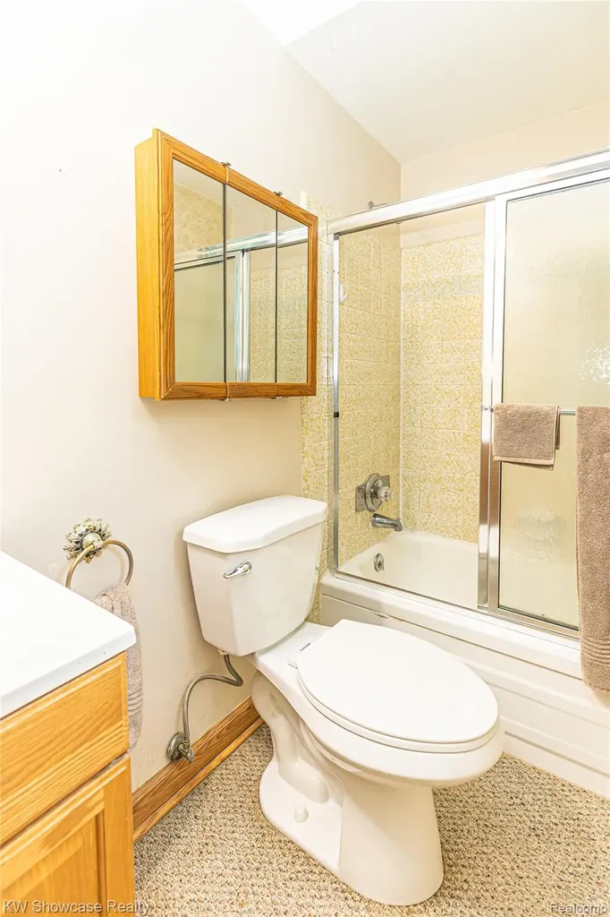 1089 Shallowdale Drive Troy City MI 48085