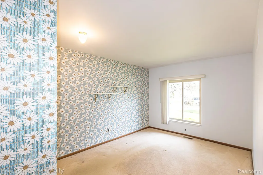 1089 Shallowdale Drive Troy City MI 48085