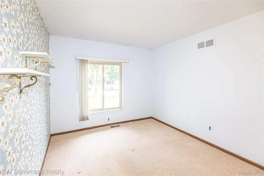 1089 Shallowdale Drive Troy City MI 48085