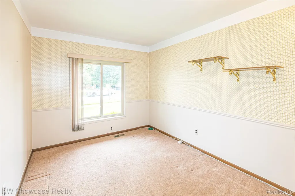 1089 Shallowdale Drive Troy City MI 48085