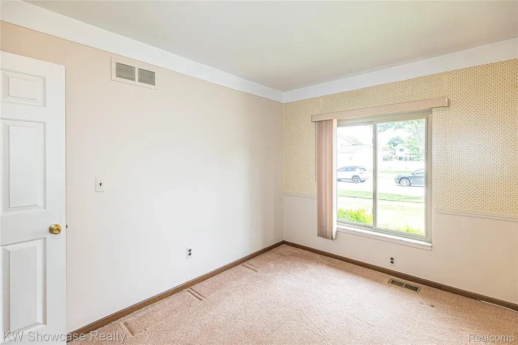 1089 Shallowdale Drive Troy City MI 48085
