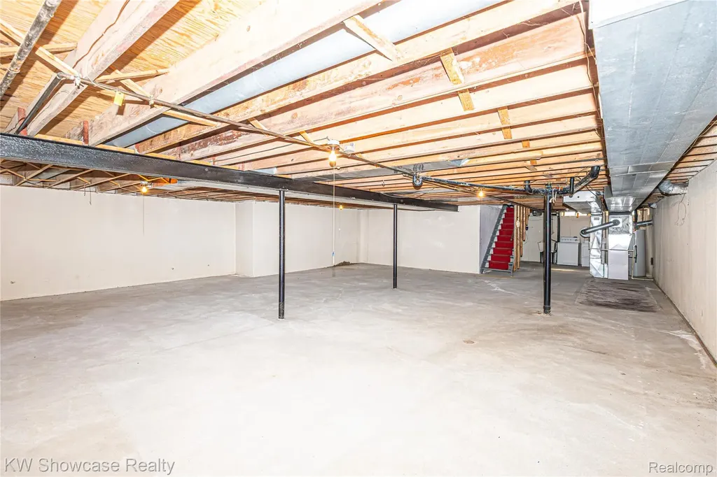 1089 Shallowdale Drive Troy City MI 48085