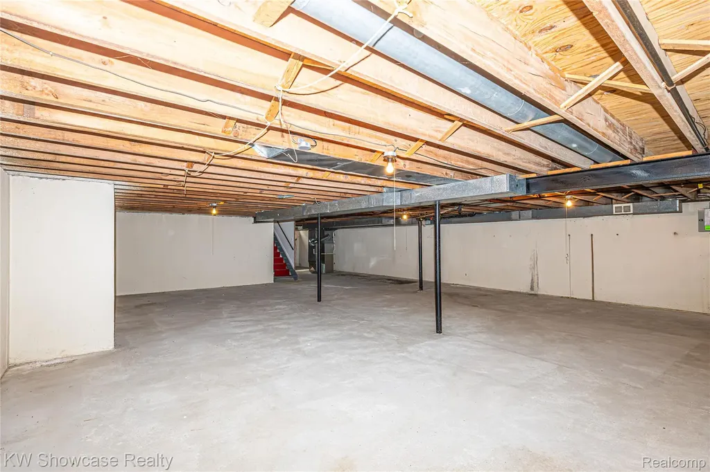 1089 Shallowdale Drive Troy City MI 48085