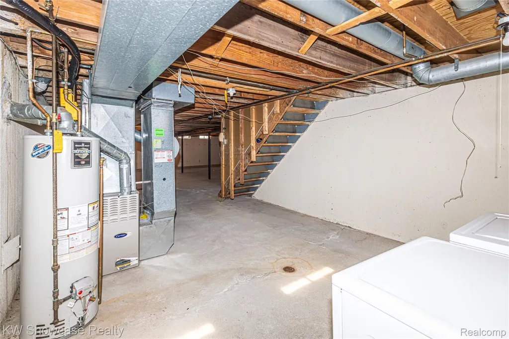 1089 Shallowdale Drive Troy City MI 48085