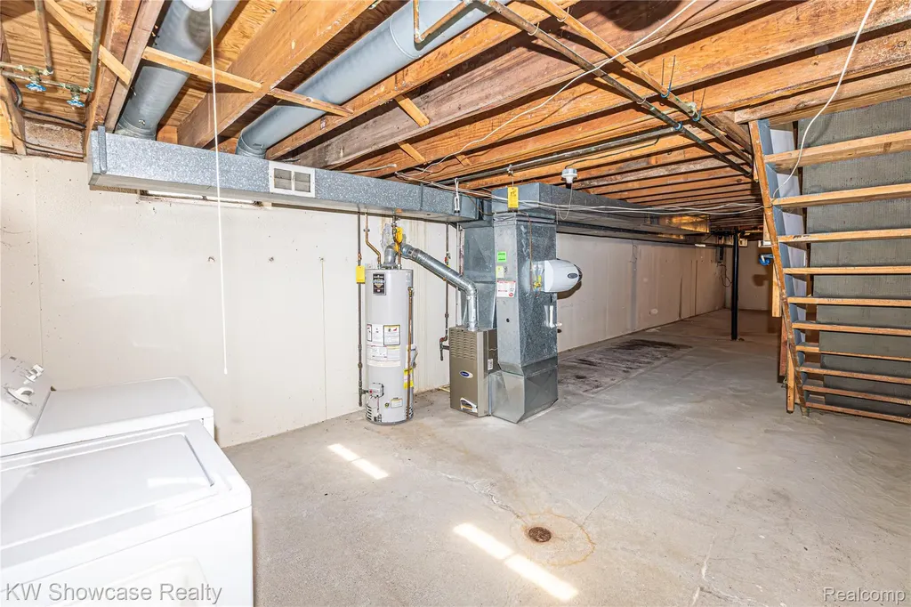 1089 Shallowdale Drive Troy City MI 48085