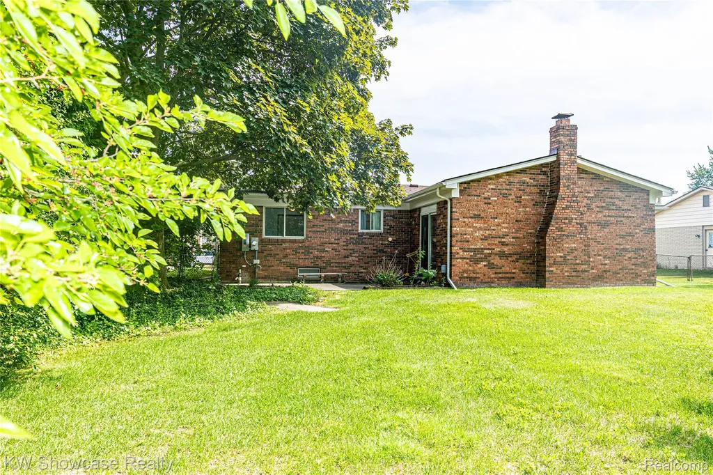 1089 Shallowdale Drive Troy City MI 48085