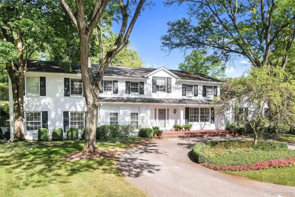 27220 Willowgreen Court Franklin Village MI 48025