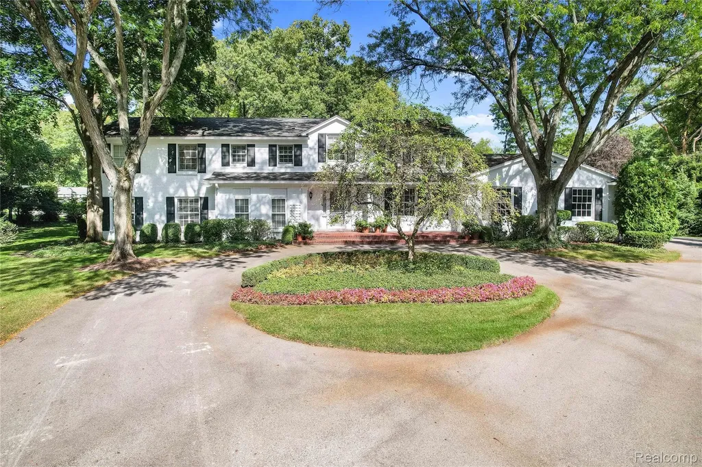 27220 Willowgreen Court Franklin Village MI 48025