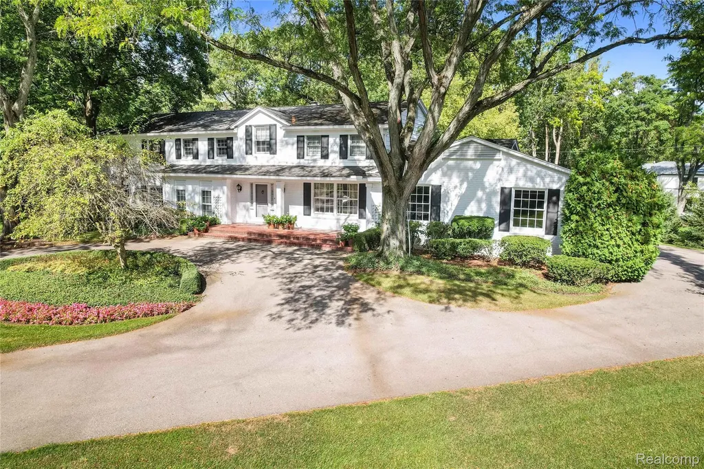 27220 Willowgreen Court Franklin Village MI 48025