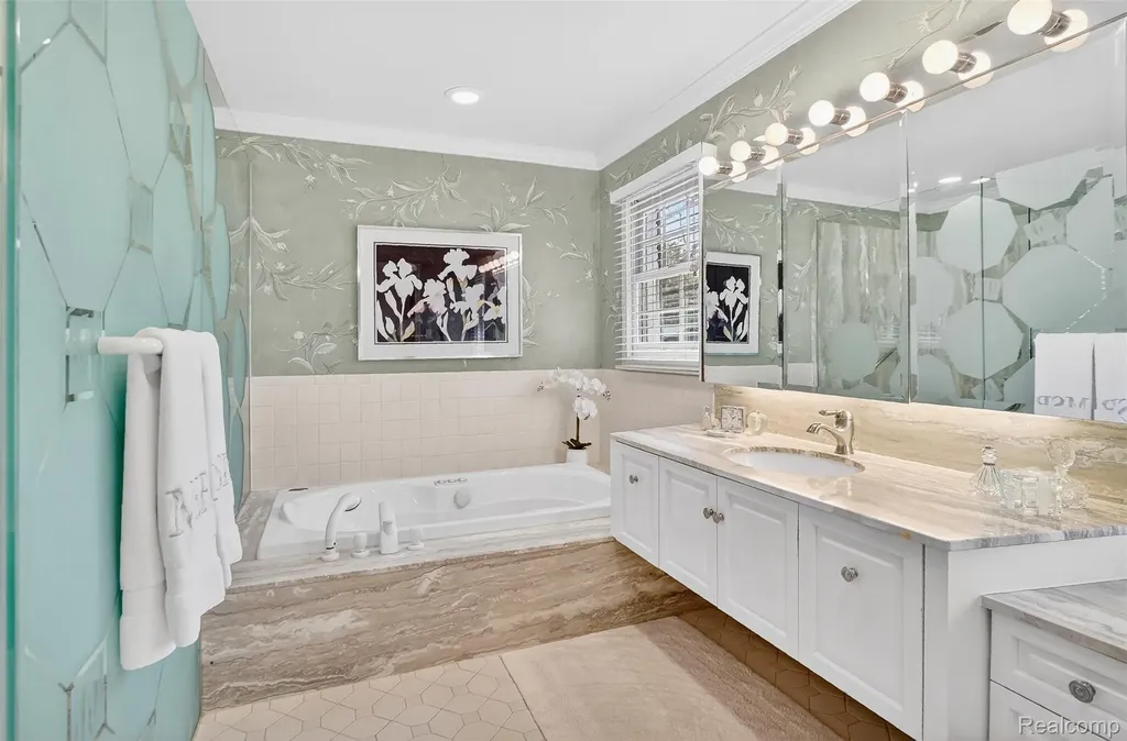 27220 Willowgreen Court Franklin Village MI 48025