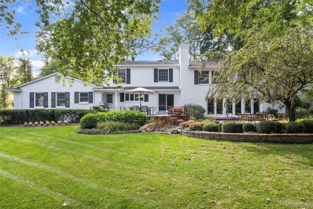 27220 Willowgreen Court Franklin Village MI 48025