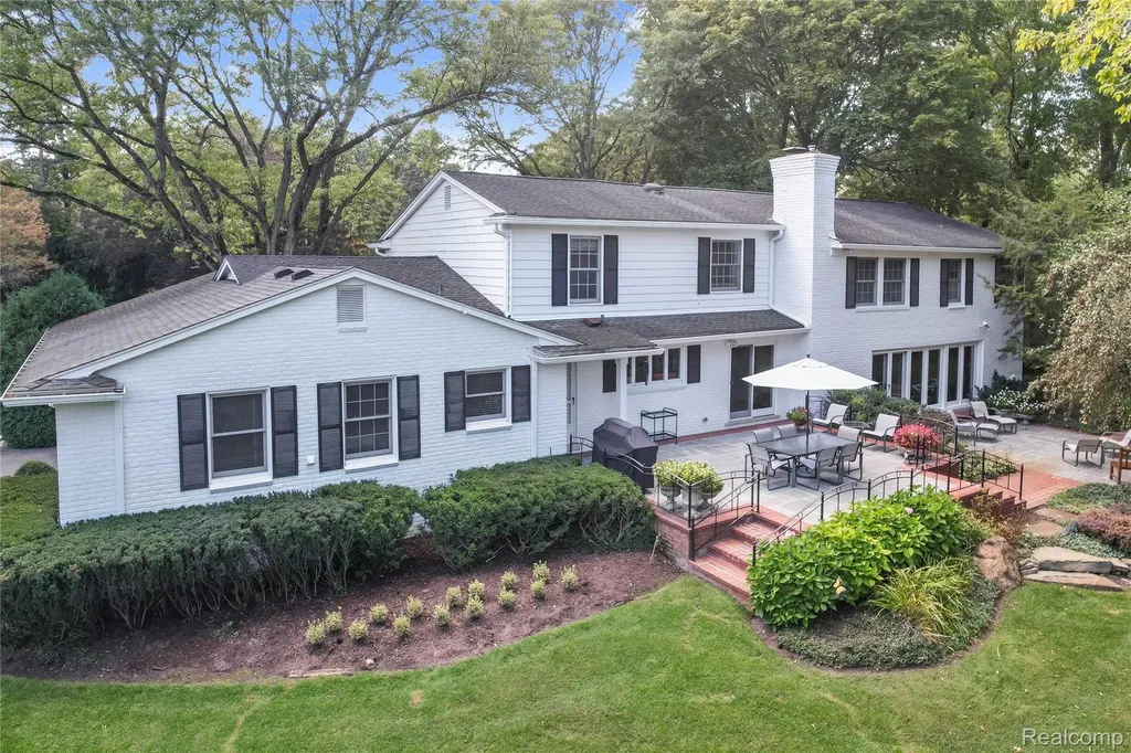 27220 Willowgreen Court Franklin Village MI 48025