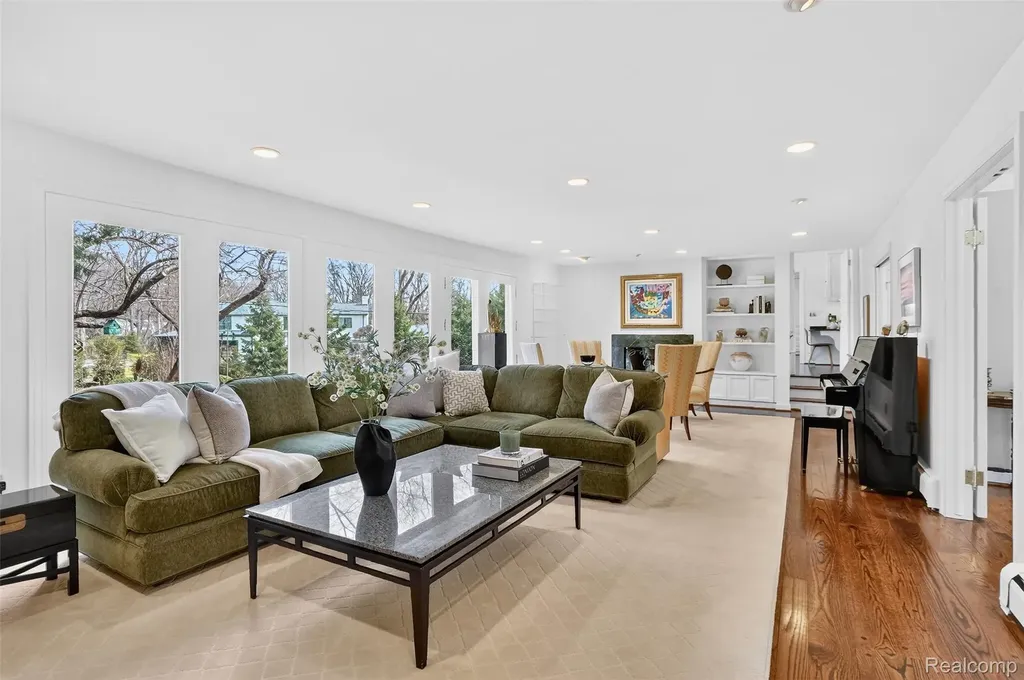 27220 Willowgreen Court Franklin Village MI 48025