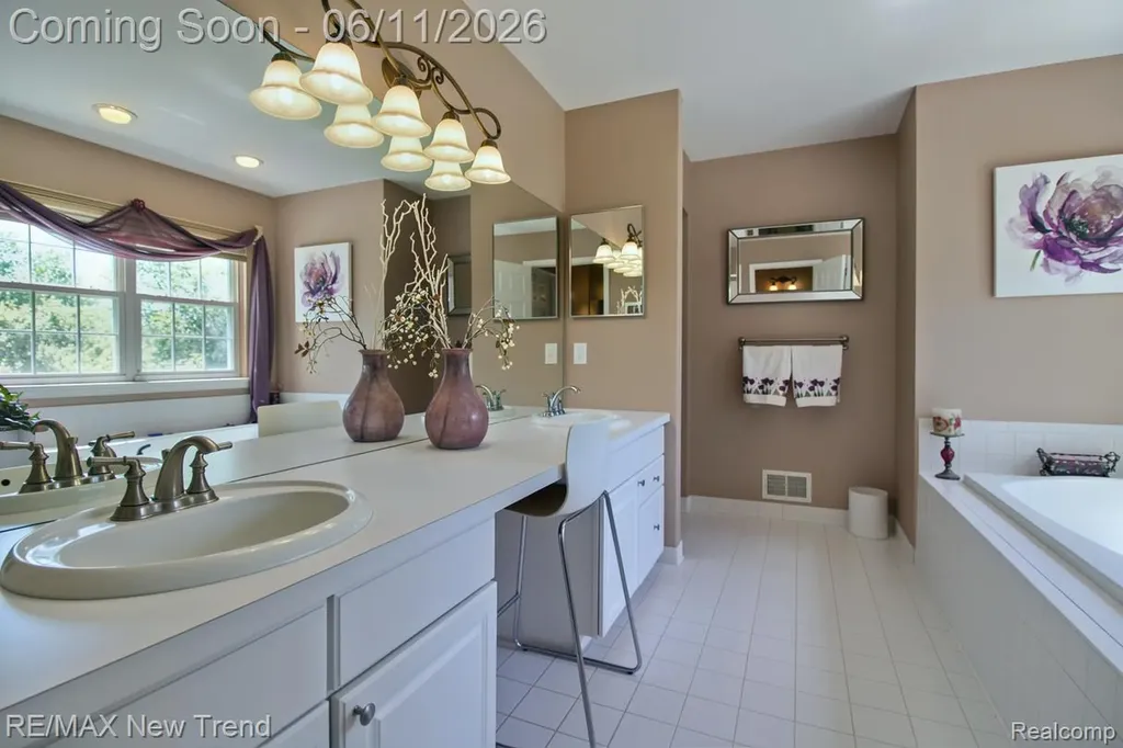 1063 Stable Lane South Lyon City MI 48178
