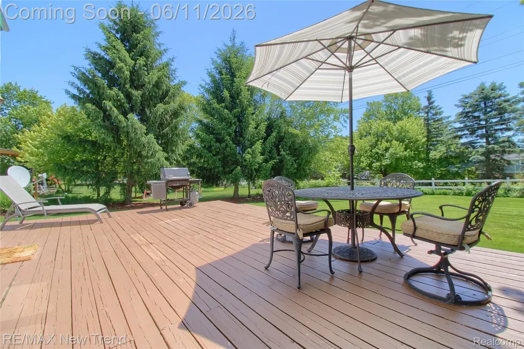 1063 Stable Lane South Lyon City MI 48178