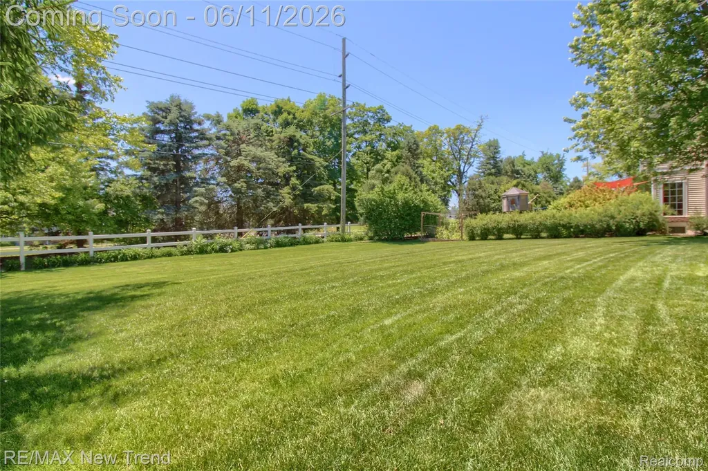 1063 Stable Lane South Lyon City MI 48178