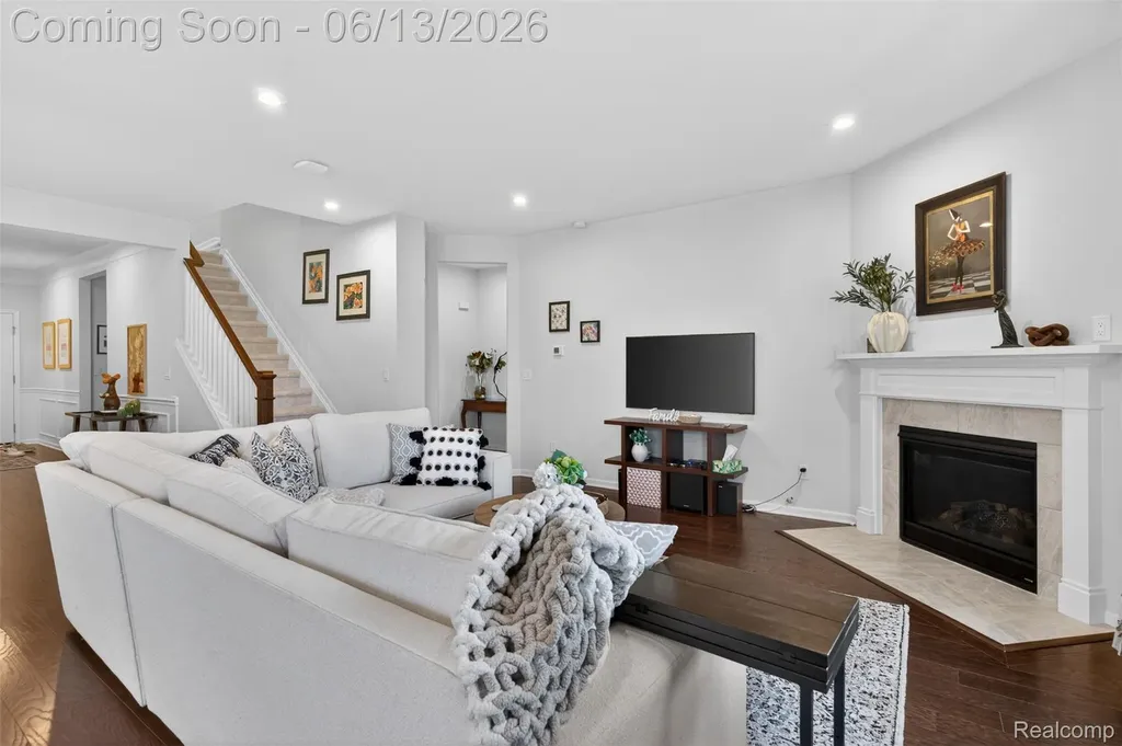 48827 Windfall Road Novi City MI 48374