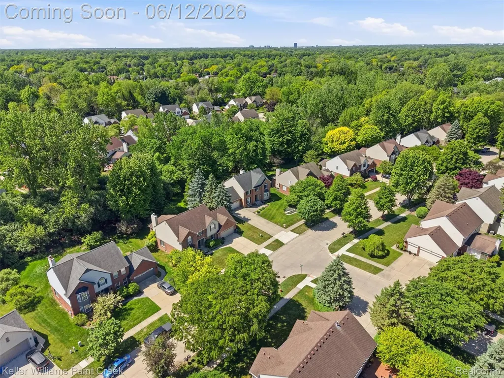 2842 Manorwood Drive Troy City MI 48085