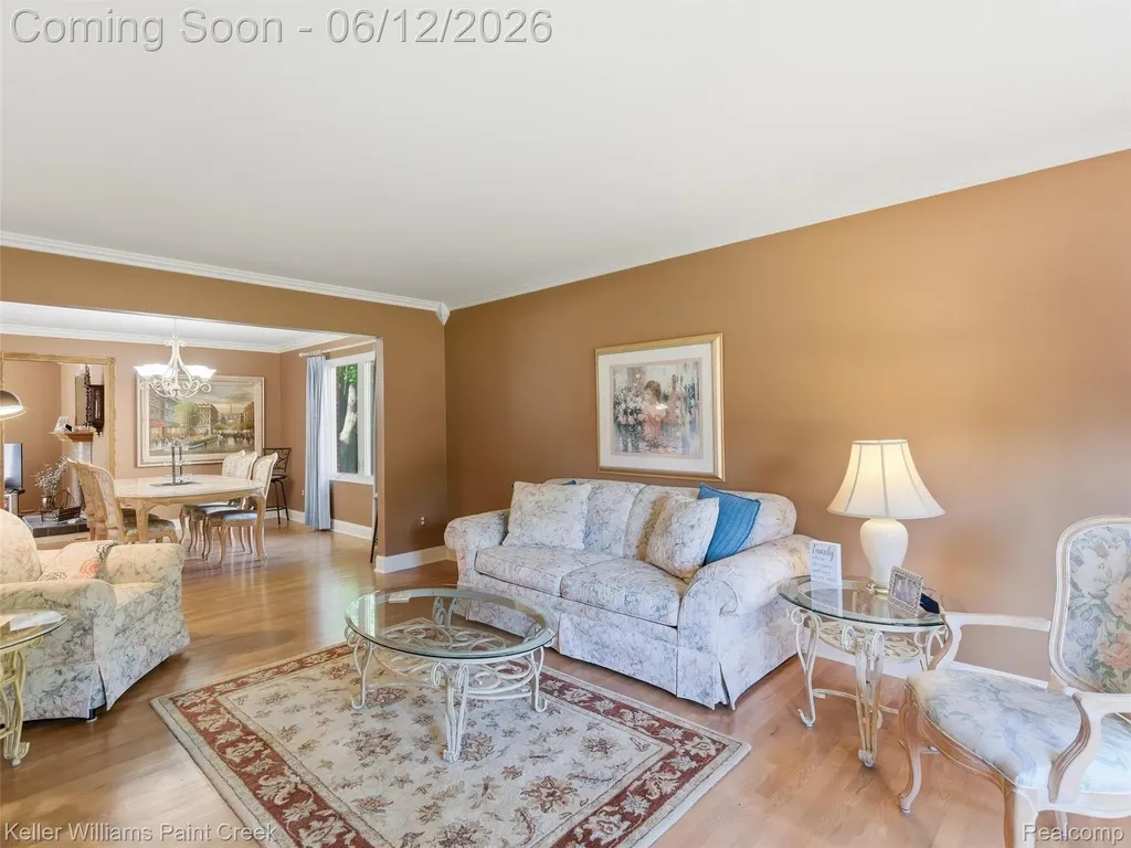 2842 Manorwood Drive Troy City MI 48085