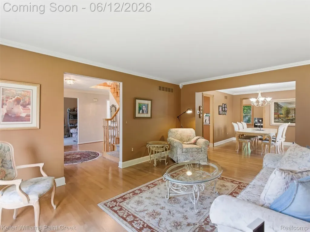 2842 Manorwood Drive Troy City MI 48085