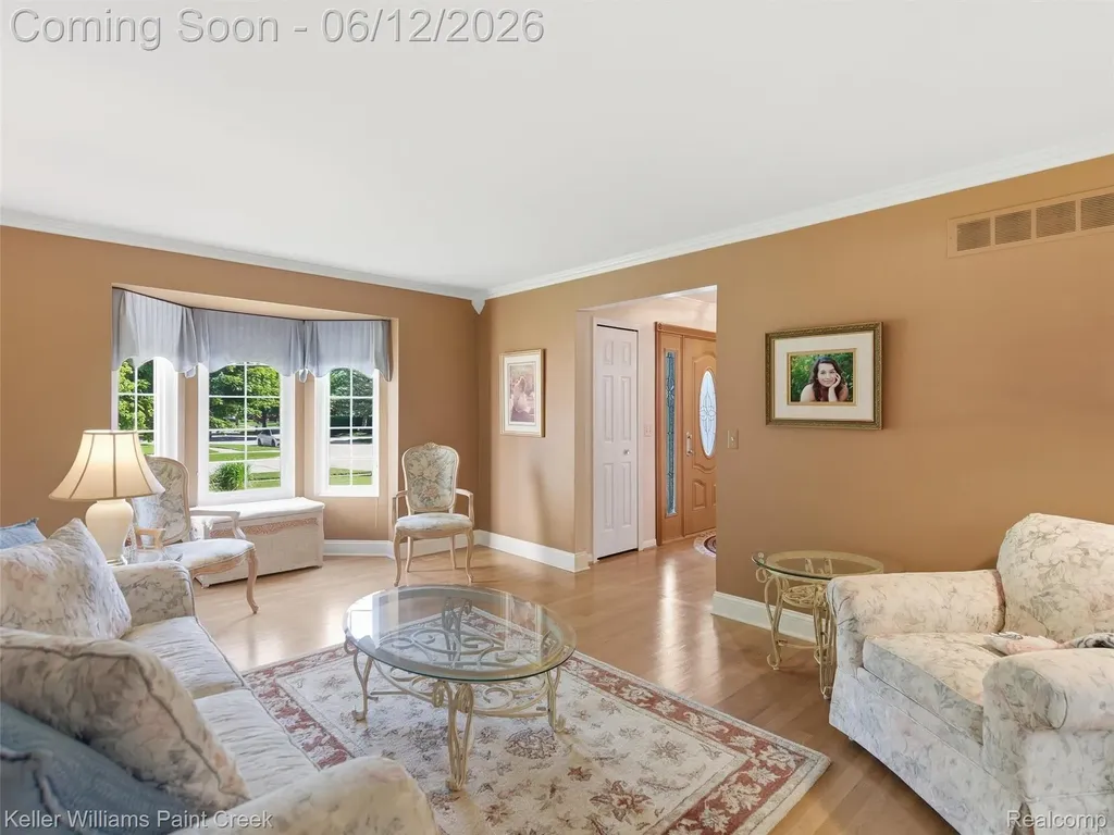 2842 Manorwood Drive Troy City MI 48085