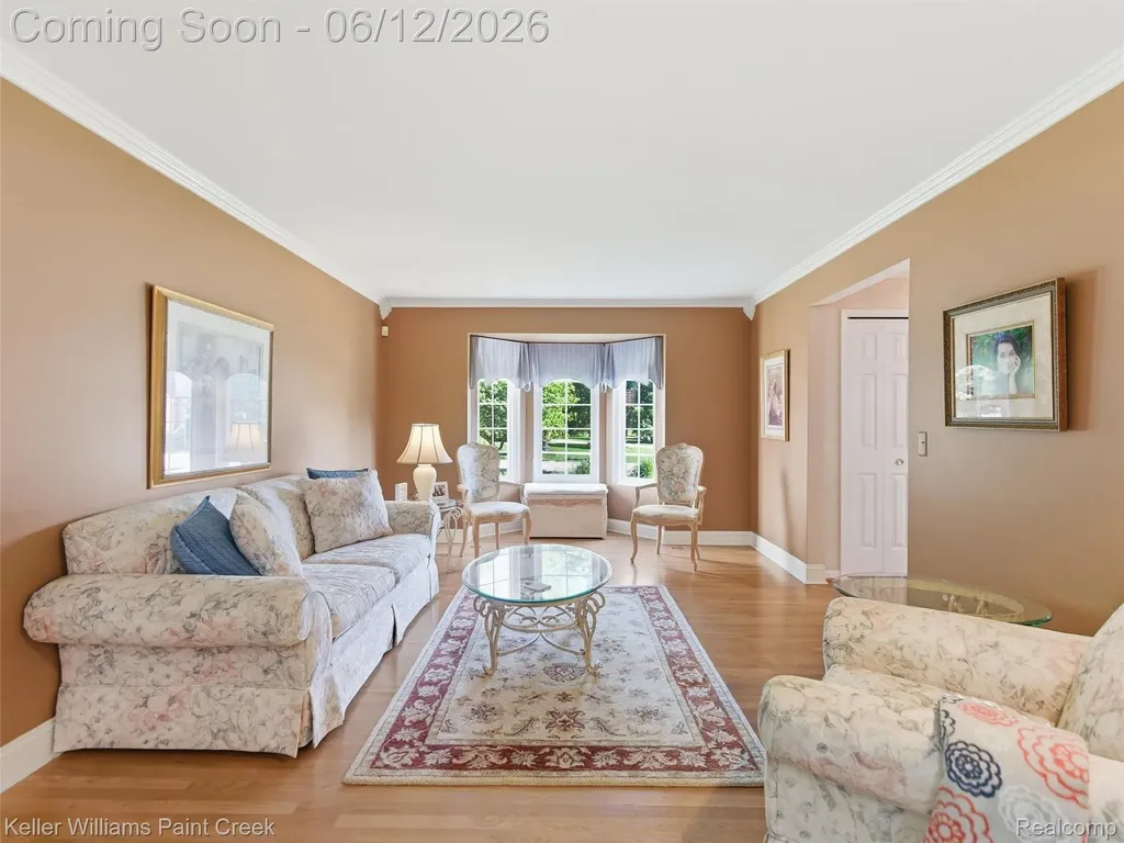 2842 Manorwood Drive Troy City MI 48085
