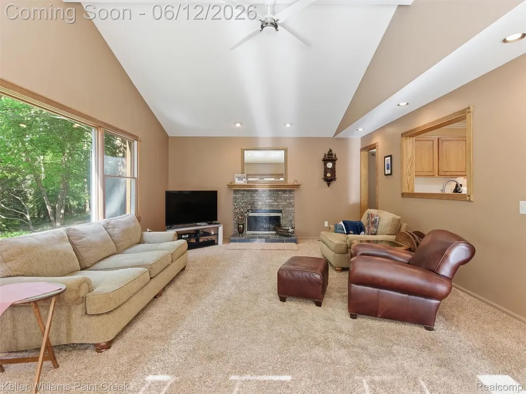 2842 Manorwood Drive Troy City MI 48085