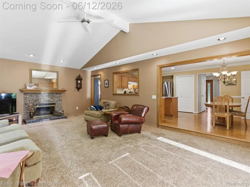 2842 Manorwood Drive Troy City MI 48085
