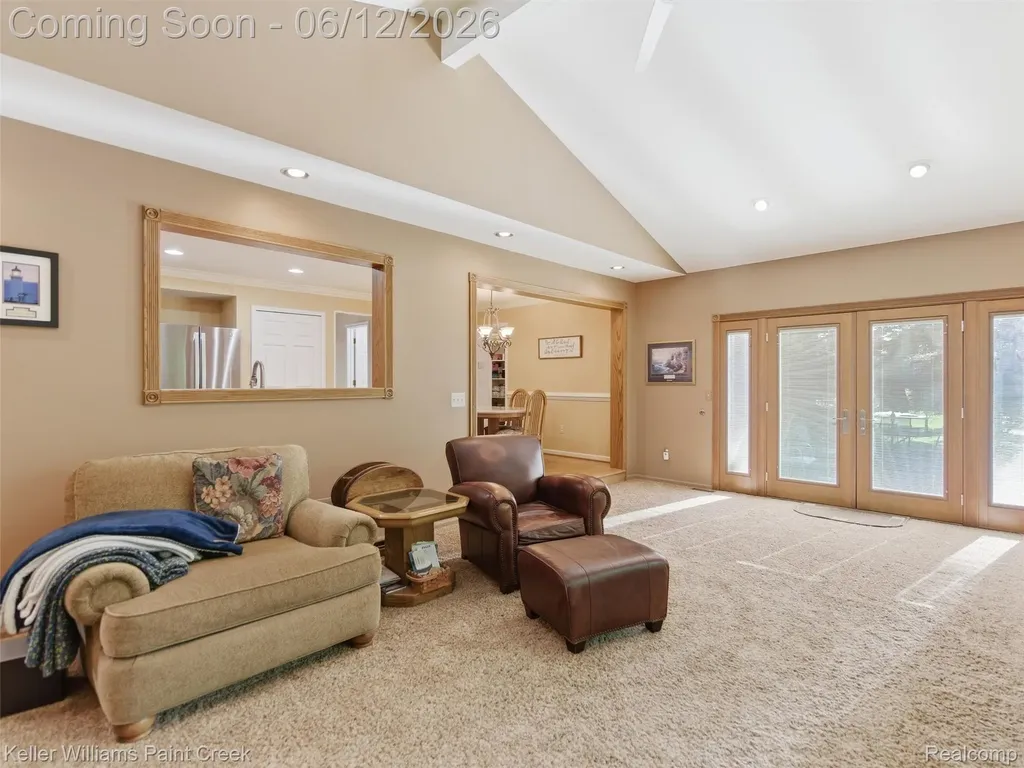 2842 Manorwood Drive Troy City MI 48085