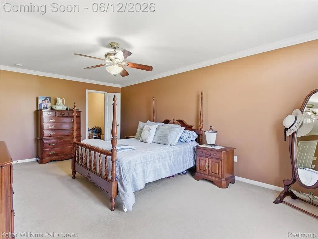 2842 Manorwood Drive Troy City MI 48085