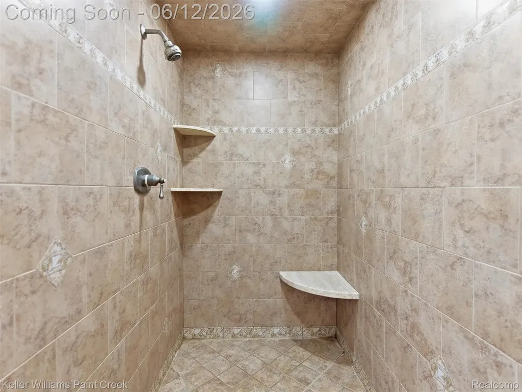 2842 Manorwood Drive Troy City MI 48085