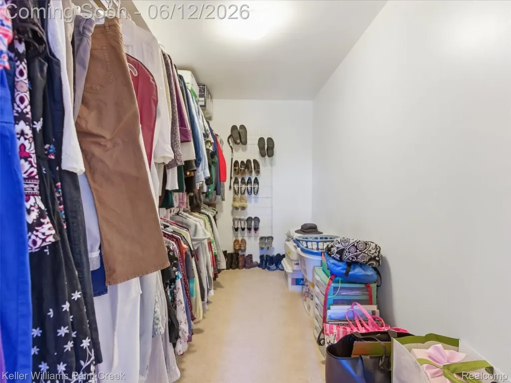 2842 Manorwood Drive Troy City MI 48085