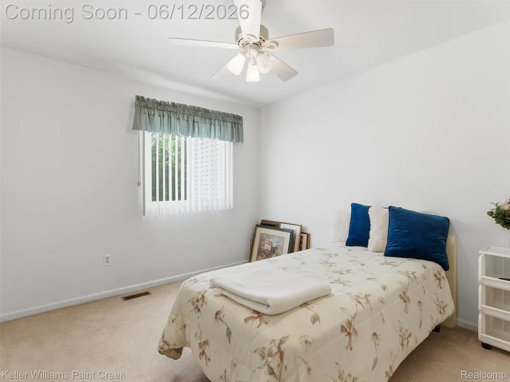 2842 Manorwood Drive Troy City MI 48085