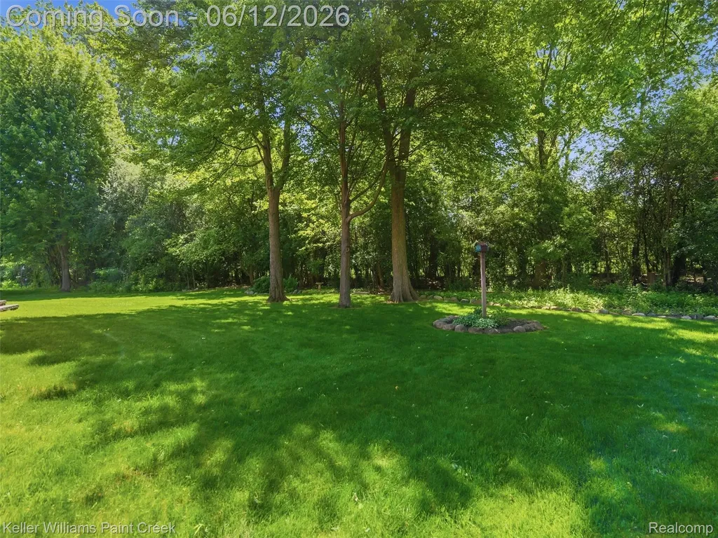2842 Manorwood Drive Troy City MI 48085