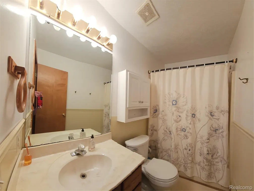 6790 Hinchey Road Putnam Township MI 48169