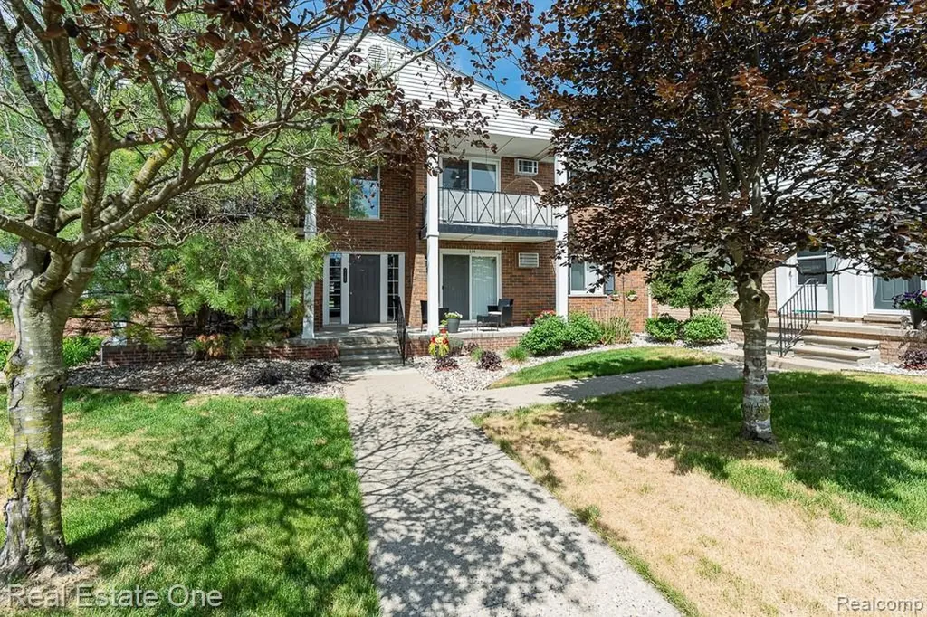 1121 Tienken Court Rochester Hills City MI 48306